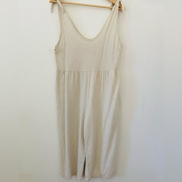 Linen blend Sleeveless Capri Jumpsuit Cream Size Medium Minimalist Loungewear - Picture 3 of 6